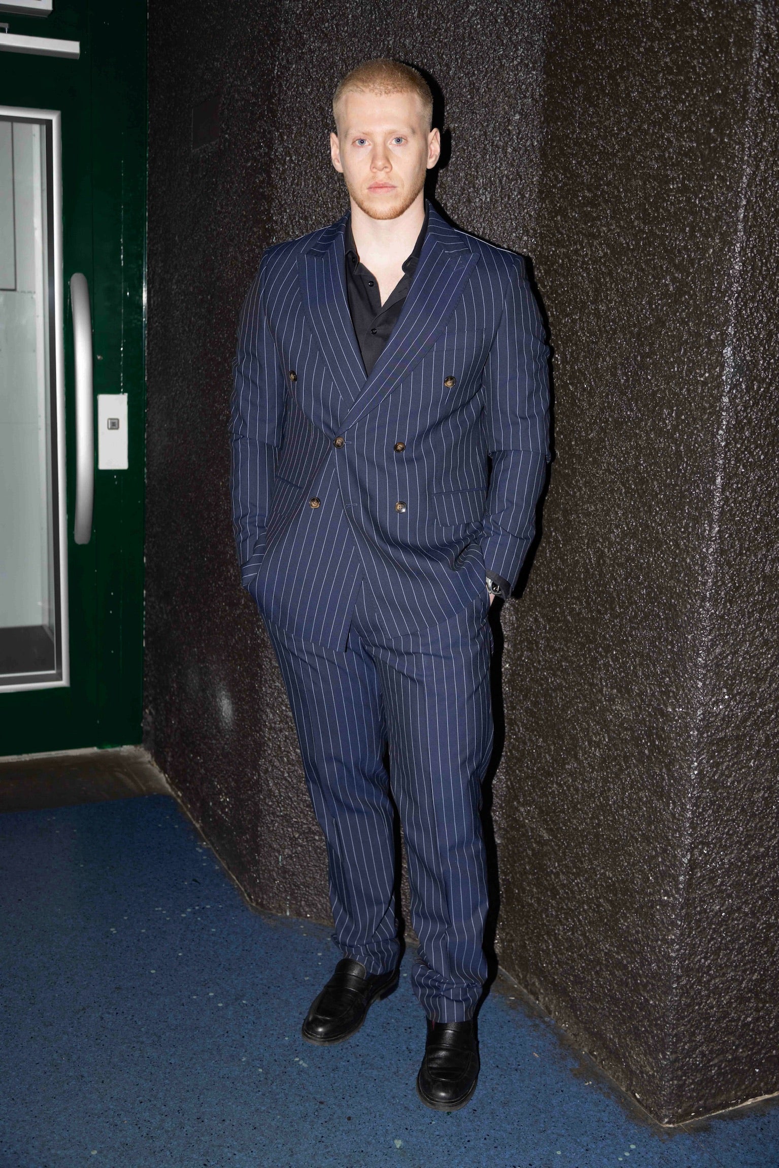 Blár teinóttur tvíhnepptur jakki